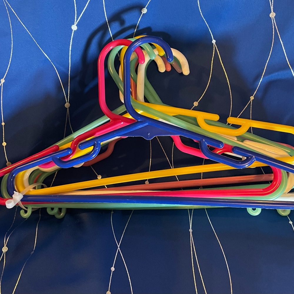 Plastic Children’s Hangers (Mix Colors-20 counts).